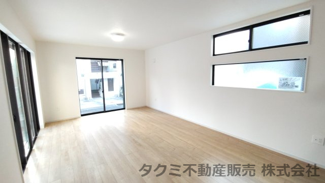 神戸市垂水区星陵台　新築一戸建の居間・リビング