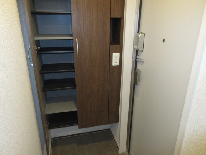 アナシエ徳丸の玄関