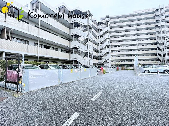 大宮パーク・ホームズの駐車場|車をお持ちの方に嬉しい駐車場付きの物件です