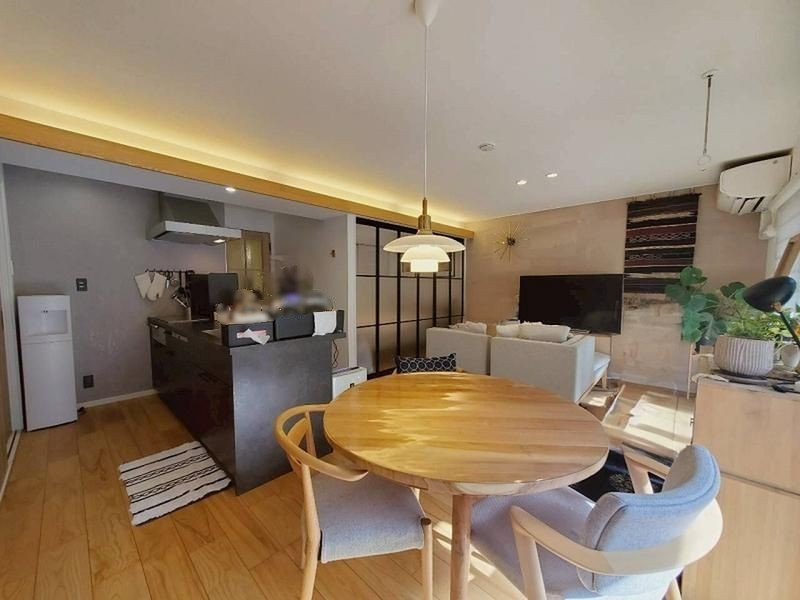 高知市鴨部アーネスト能茶山　中古マンションのキッチン|間接照明のあるオシャレなインテリアです☆