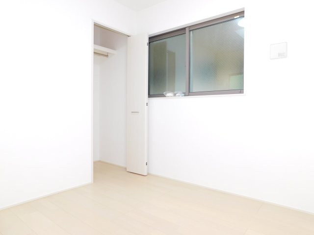 名古屋市中村区宿跡町３丁目の中古一戸建の洋室|◇２階洋室◇　　南面で明るい洋室４．５帖　全居室収納完備♪