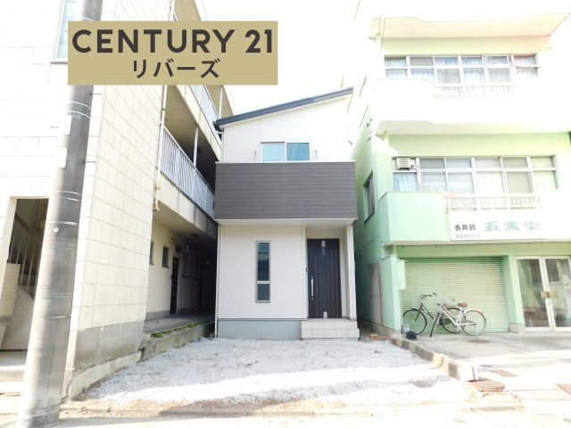 名古屋市中村区宿跡町３丁目の中古一戸建の外観|☆２ＳＬＤＫ☆　　いつでもご案内出来ます♪（お問合せ当日、平日、水曜、夜間の見学でもＯＫ）　駐車並列２台ＯＫ！　広々納戸付き！　２階ＬＤＫ♪　周辺環境充実！