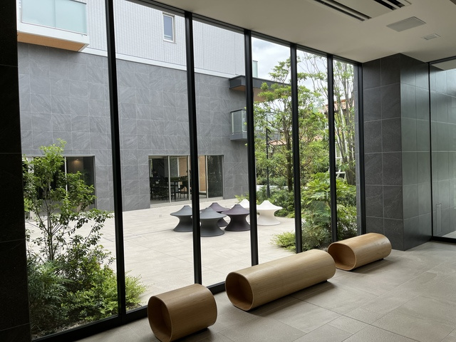 セントガーデン海老名Ⅰ街区のロビー|天井が高く明るいメインエントランス