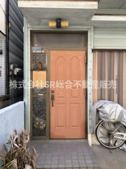 小若江1丁目中古戸建の玄関|専門知識を持ったスタッフがお客様にあった住宅ローンのご提案を致します。
他社様ではできないリフォーム費用のご提案が可能となります！