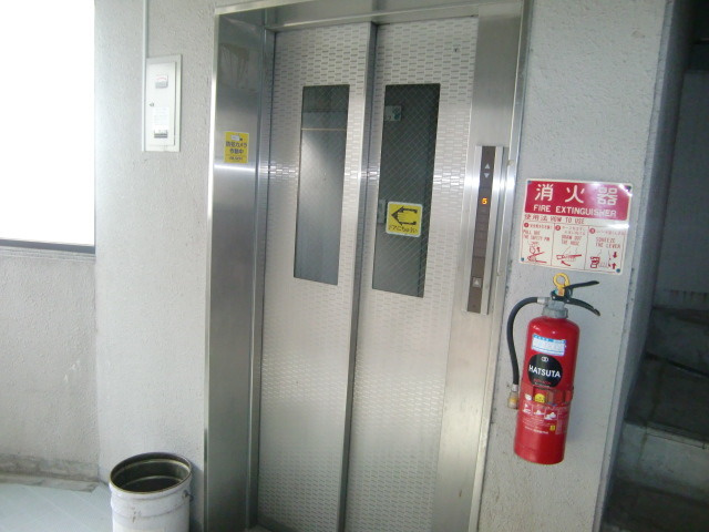 ロマネスク御影のロビー|エレベーター