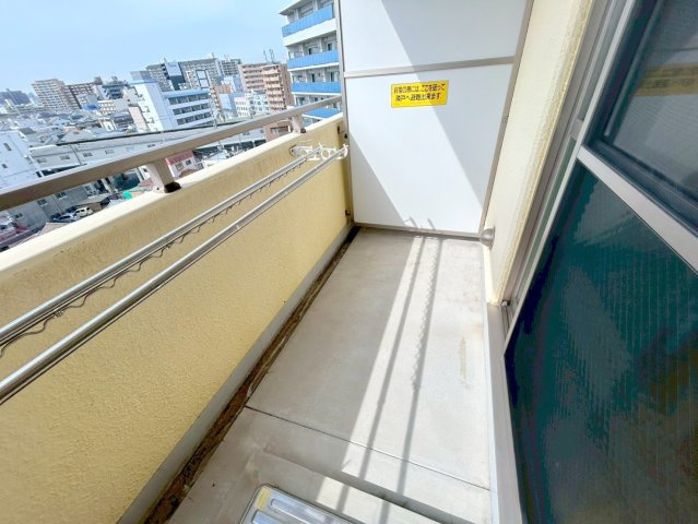 フローライト上新庄駅前の玄関