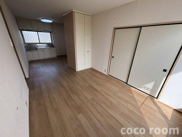 ピュアIIの居間・リビング