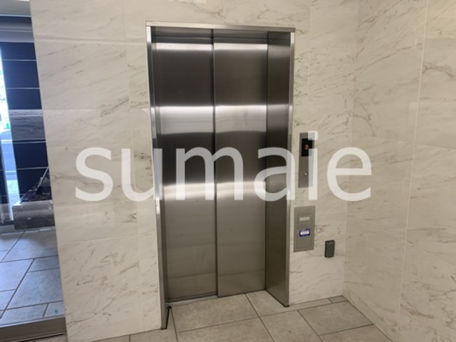 エルフローレのロビー|エレベーター完備。