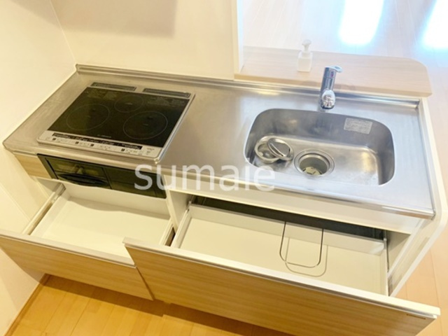 エルフローレのキッチン|収納もついてます！