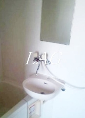 【洗面所】 | イーグルハイツ | 洗面台です。