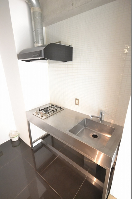 アドバンス心斎橋NEXTUREのキッチン|※別号室参考写真