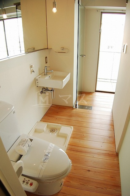 アドバンス心斎橋NEXTUREのトイレ|※別号室参考写真