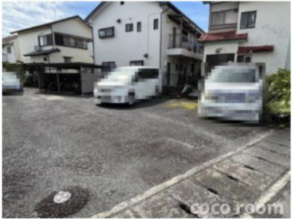 サンシティiの駐車場