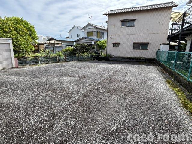 サンシティiの駐車場