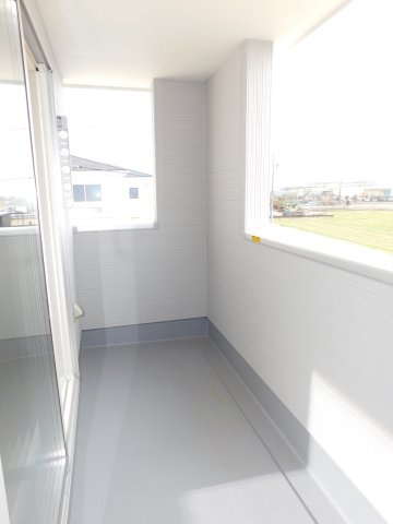 弥富市五斗山３丁目の新築一戸建のバルコニー|◇インナーバルコニー◇　　急な天候の変化でも安心なインナーバルコニー♪
