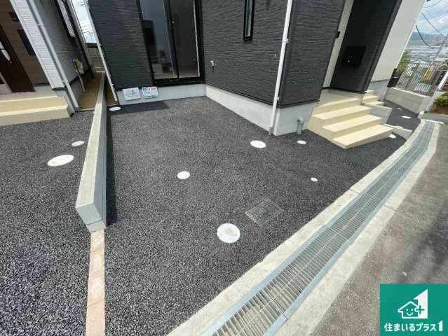 1日(土)2日(日)現地見学可能！　枚方市渚元町　第5期　新築一戸建ての駐車場|駐車スペース！散水栓があるので、こまめに愛車を洗えます！