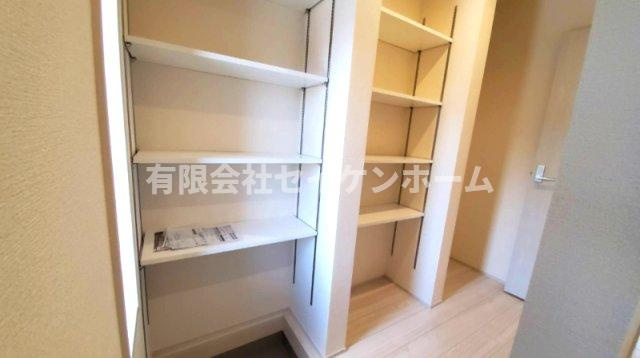 寄居町富田　新築住宅２号棟（平屋建）土地広々88坪超の収納