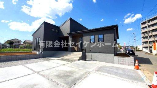 寄居町富田　新築住宅２号棟（平屋建）土地広々88坪超の駐車場