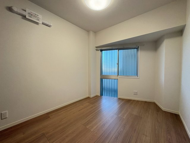 エルパーク西京・大原野の洋室|東側の洋室は朝日が差し込む心地よい居室です◎