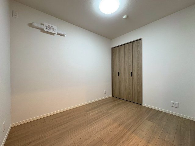 エルパーク西京・大原野の洋室|全室ナチュラルなトーンでまとめられた内装です◎