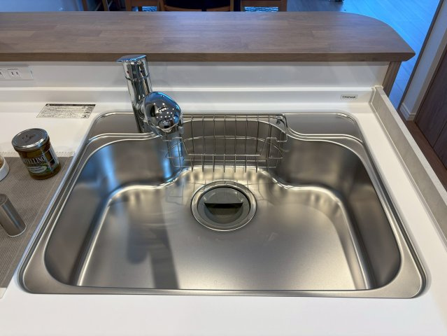 エルパーク西京・大原野のキッチン|ステンレスシンクは、錆や汚れに強く、丈夫です◎