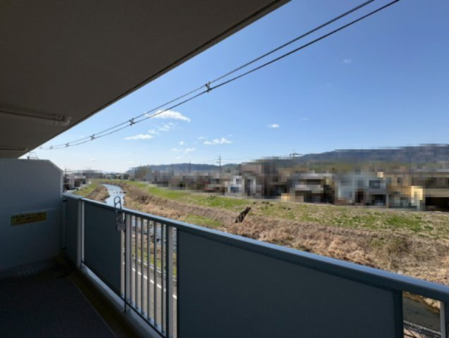 エルパーク西京・大原野の展望|バルコニーからは河川をのぞむことができ、ゆったりと一息つける空間になりそうです◎