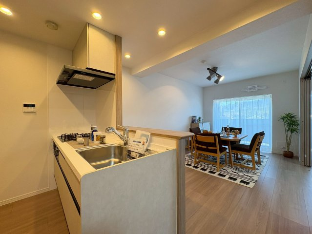 エルパーク西京・大原野のキッチン|対面式キッチンは、ご家族のコミュニケーションを育みます◎