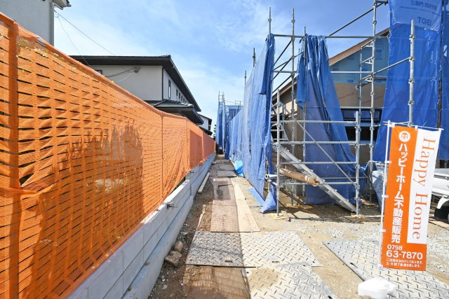 ブルーミングガーデン中野西2丁目新築一戸建て│4LDK+並列駐車２台可の外観|安心の耐震等級3、制震ダンパー付き物件です。詳しくはお気軽にお問い合わせください。