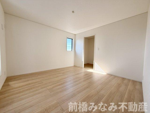 高崎市箕郷町白川第2　４号棟(全６棟)　クレイドルガーデン　新築建売分譲の洋室|個人の部屋や寝室として使える洋室です
