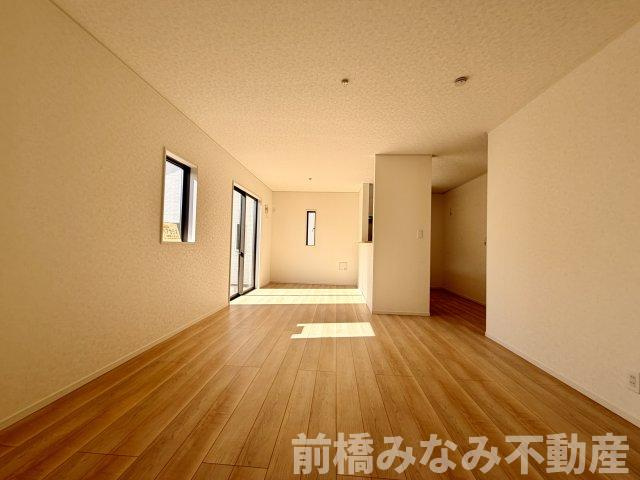 高崎市箕郷町白川第2　４号棟(全６棟)　クレイドルガーデン　新築建売分譲の居間・リビング|おしゃれな居間です