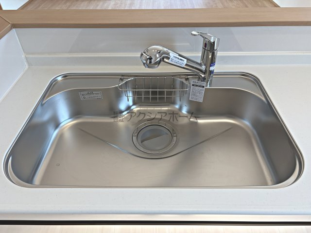 所沢市林3丁目・全2棟　新築一戸建　B号棟のキッチン|浄水器付水栓