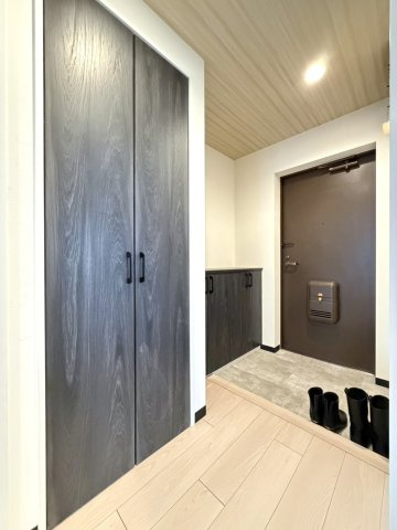 プリンスハイツ南17条の玄関