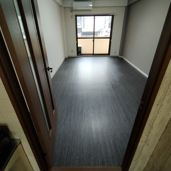 ジュネスFKの居間・リビング