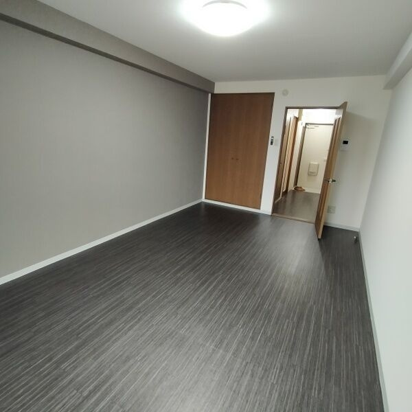 ジュネスFKの居間・リビング