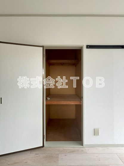 【収納】 | 大沢ハイムⅡ | バルコニー側洋室