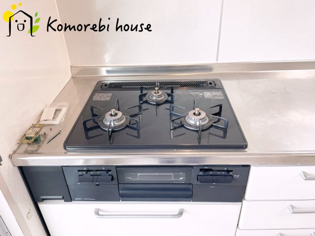 東新井団地9号棟のキッチン|コンパクトなキッチンで掃除もラクラク