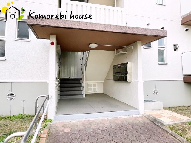 東新井団地9号棟のエントランス|毎日通るエントランスはこのようになっています