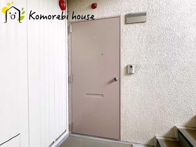東新井団地9号棟の玄関|毎日通る玄関はこちらです