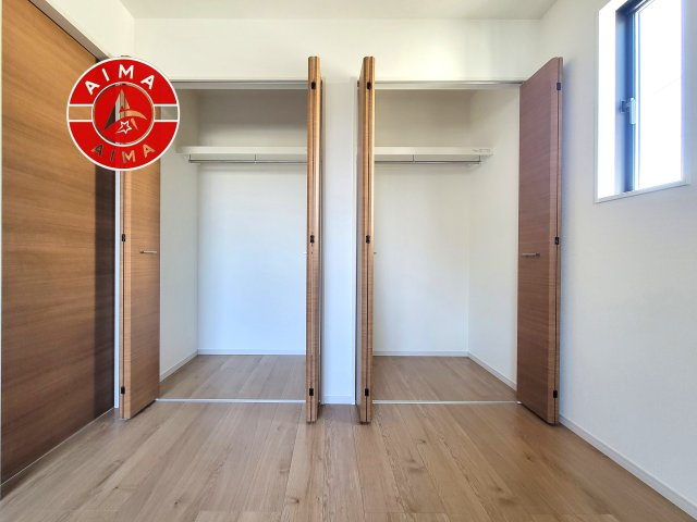 福岡市早良区有田6丁目第1-2棟（1号棟）の収納|洋服や大きな荷物が多い方や人数の多いご家族などは、一般的なクローゼットよりもウォークインクローゼットのほうが使い勝手が良いです。