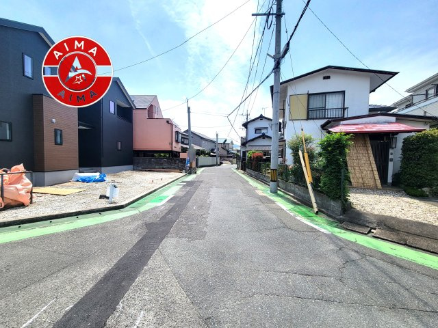 福岡市早良区有田6丁目第1-2棟（1号棟）の外観|前面道路含む現地の写真です。