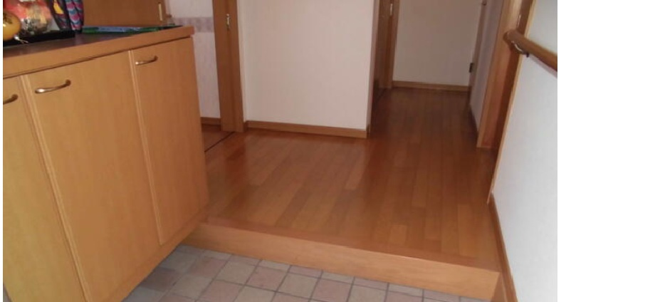 八代市大村町中古戸建の玄関