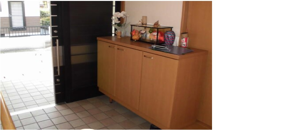 八代市大村町中古戸建の玄関