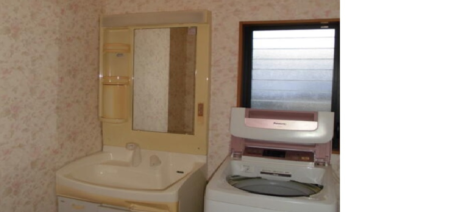 八代市大村町中古戸建の独立洗面台