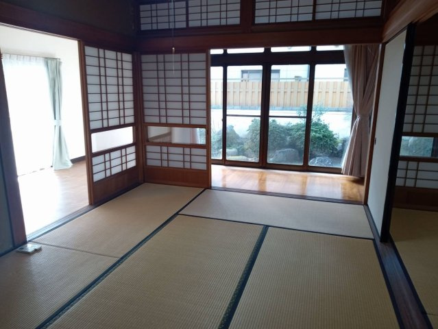 西平田町　戸建のその他|縁側