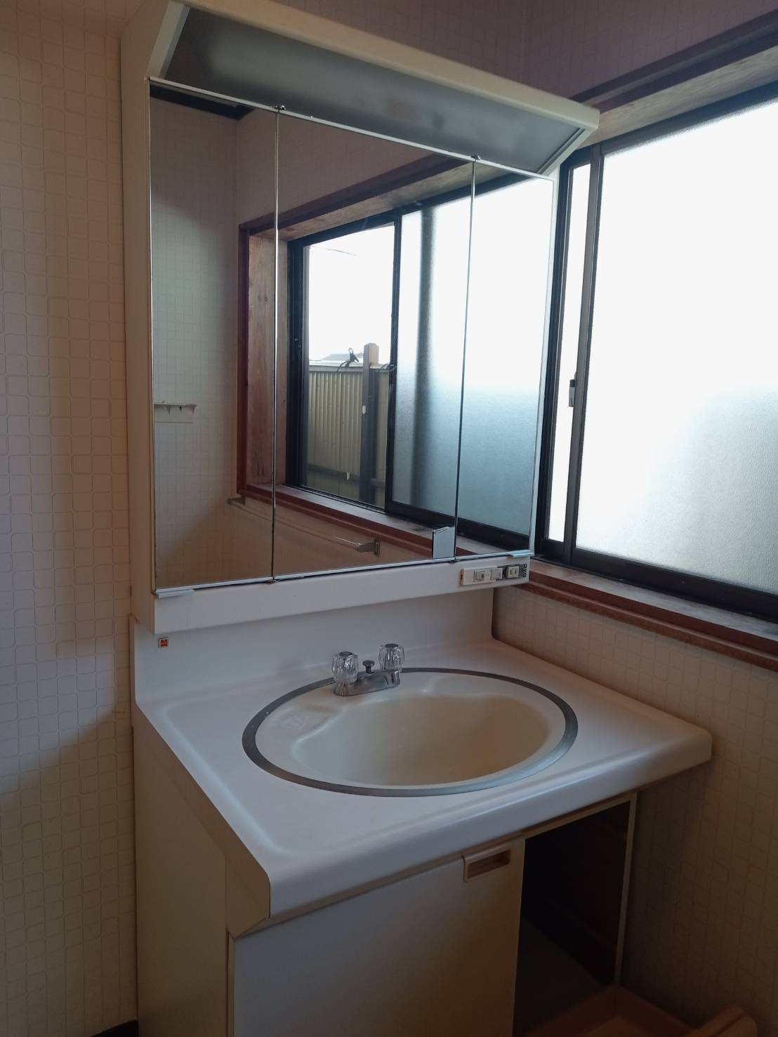 西平田町　戸建のトイレ