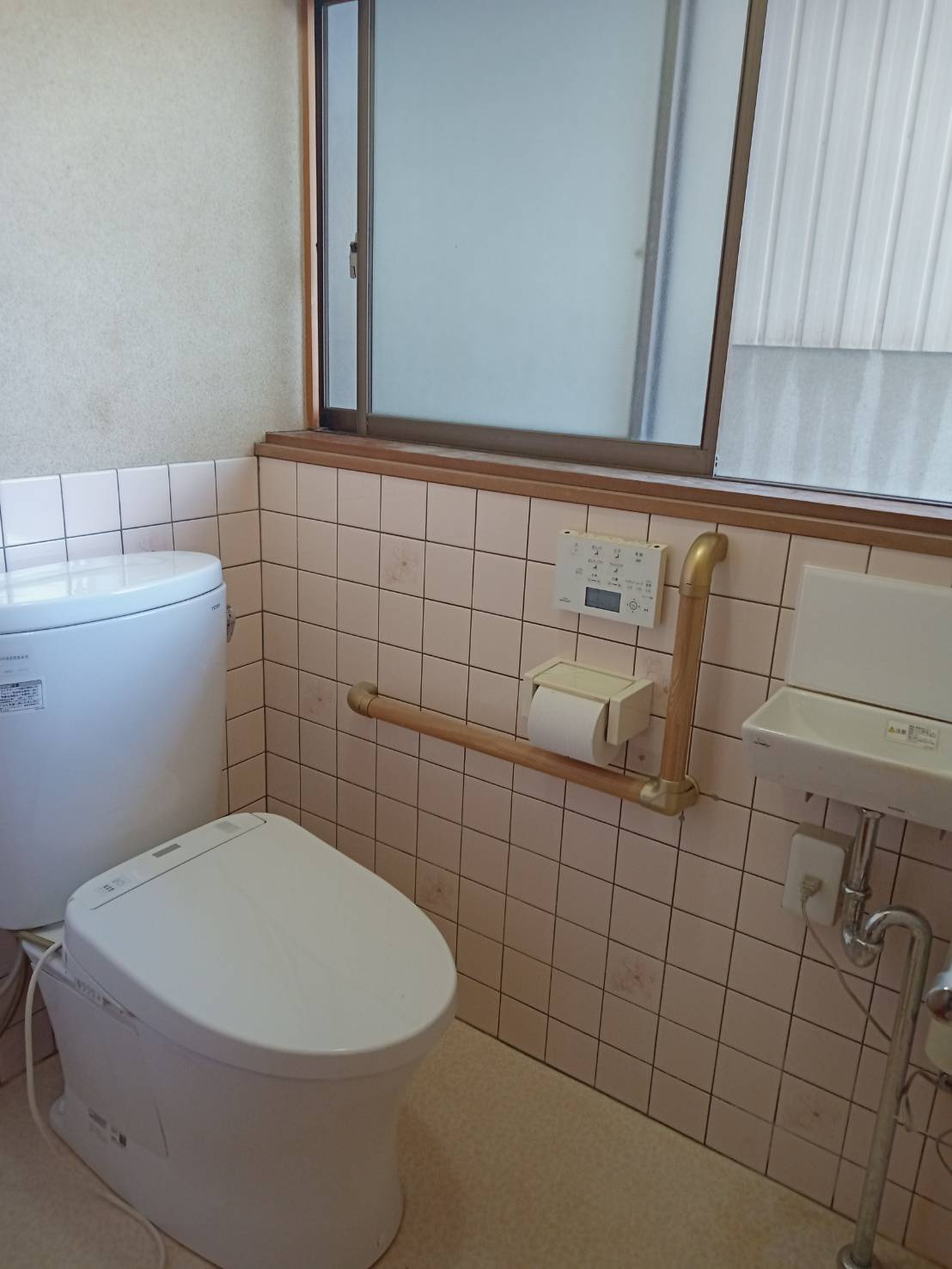 西平田町　戸建のその他|階段