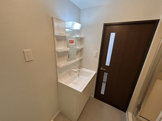 ダイアパレス徳島県庁前通り601の洗面所