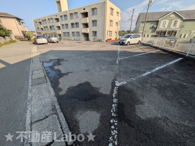サンライトハイツの駐車場