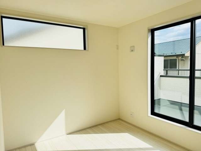 八王子市　久保山町　新築一戸建て　２期の子供部屋|～2階バルコニーに面している5.3帖の洋室～