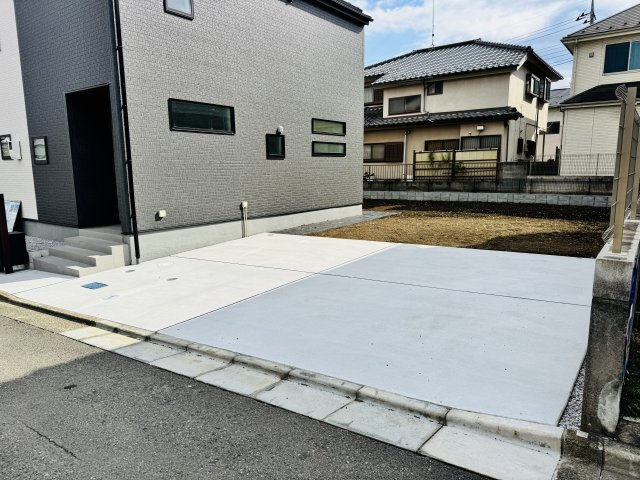 八王子市　久保山町　新築一戸建て　２期の駐車場|～並列2台×2列、計4台駐車可能カースペース～